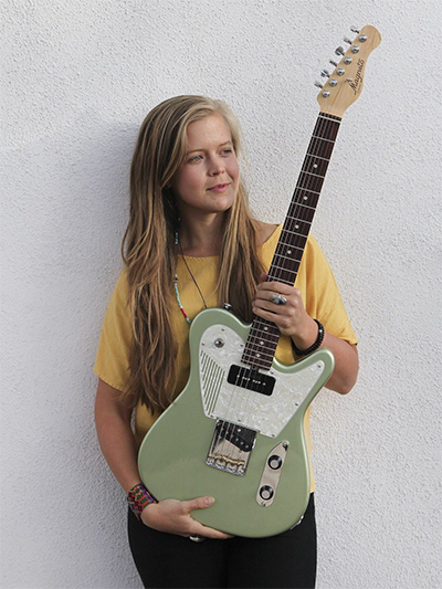 Emily ELBERT Magneto Guitars